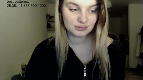 Snapshot of foxfrromearth chatting on 02/19/25, 09:25 i am your baby Alien online show from 02/19/25, 09:25
