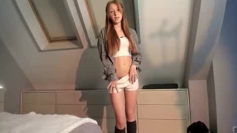 Hello world Feel free to follow  online show from 10/05/25, 03:21