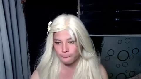 Snapshot of foxli_xx chatting on 11/11/25, 07:30 KITTY online show from 11/11/25, 07:30