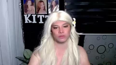 Snapshot of foxli_xx chatting on 11/16/25, 04:29 KITTY online show from 11/16/25, 04:29