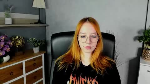 Snapshot of foxsonya chatting on 05/15/26, 05:58 Sonya online show from 05/15/26, 05:58