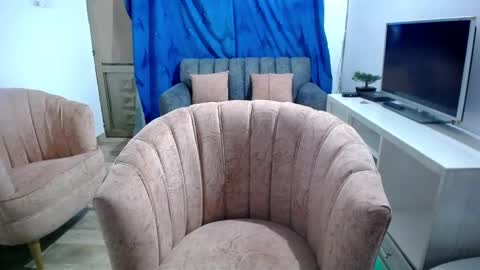 Snapshot of foxvalerin chatting on 01/22/25, 01:10 Valerin. online show from 01/22/25, 01:10