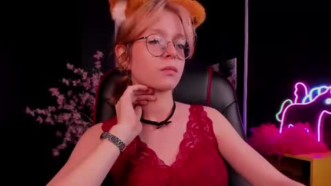 Snapshot of foxxxypolly chatting on 07/05/26, 05:14 Polly online show from 07/05/26, 05:14