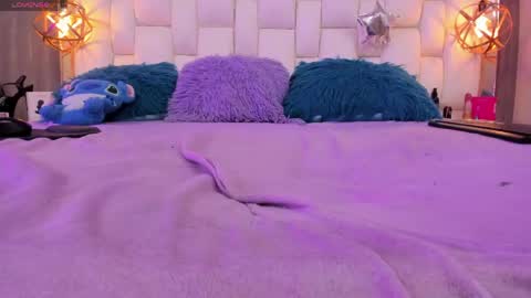Snapshot of foxxy_dolce chatting on 04/25/26, 01:41 Foxxy online show from 04/25/26, 01:41