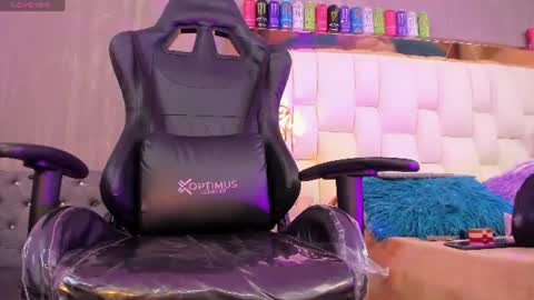 Snapshot of foxxy_dolce chatting on 07/16/26, 05:19 Foxxy online show from 07/16/26, 05:19