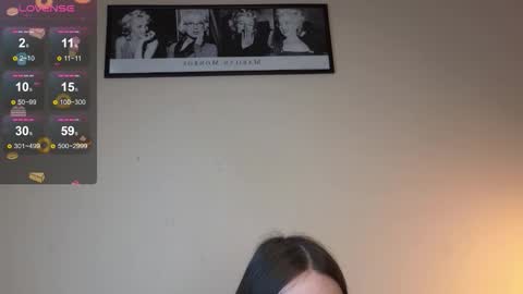 Snapshot of foxxy_girl_ chatting on 09/28/25, 05:46 andice online show from 09/28/25, 05:46