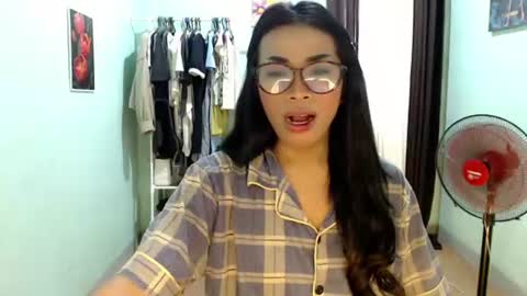 Snapshot of foxxygirly_ chatting on 06/11/26, 11:36 Eva Violet online show from 06/11/26, 11:36
