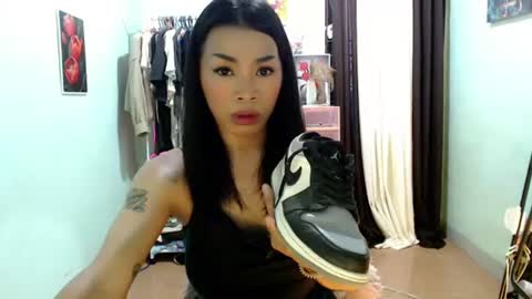 Snapshot of foxxygirly_ chatting on 06/20/26, 02:25 Eva Violet online show from 06/20/26, 02:25