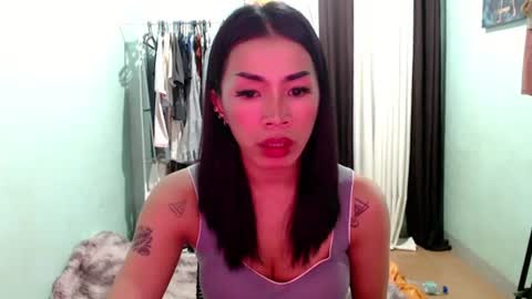 Snapshot of foxxygirly_ chatting on 07/18/26, 06:23 Eva Violet online show from 07/18/26, 06:23
