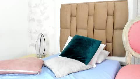 Snapshot of foxy200__ chatting on 01/05/25, 03:02 Foxy online show from 01/05/25, 03:02