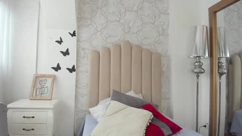 Snapshot of foxy200__ chatting on 01/07/25, 07:38 Foxy online show from 01/07/25, 07:38