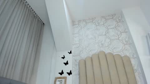 Snapshot of foxy200__ chatting on 01/17/25, 10:56 Foxy online show from 01/17/25, 10:56