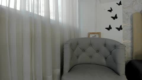 Snapshot of foxy200__ chatting on 02/25/25, 10:39 Foxy online show from 02/25/25, 10:39