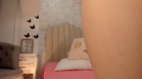 Snapshot of foxy200__ chatting on 11/11/25, 08:31 Foxy online show from 11/11/25, 08:31