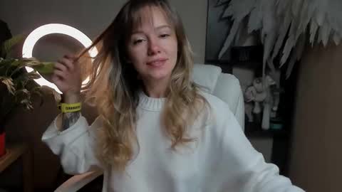 Foxy online show from 09/16/25, 12:22