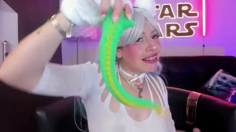 Snapshot of foxy_evans chatting on 02/27/26, 06:19 Miss Evans online show from 02/27/26, 06:19