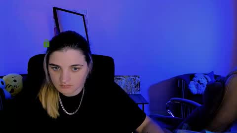 Snapshot of foxy_tease_ chatting on 10/19/25, 07:03 foxy_tease_ online show from 10/19/25, 07:03