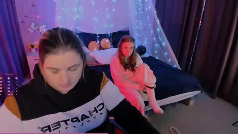 Snapshot of foxy_tease_ chatting on 11/02/25, 08:00 foxy_tease_ online show from 11/02/25, 08:00