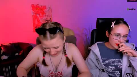 Snapshot of foxy_tease_ chatting on 11/19/25, 09:15 foxy_tease_ online show from 11/19/25, 09:15