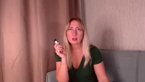 Milena online show from 10/05/25, 02:26