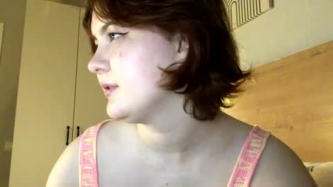 Snapshot of foxydollkate chatting on 07/21/26, 12:40 Kate online show from 07/21/26, 12:40