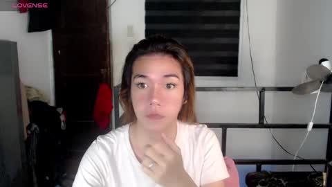 Snapshot of foxyinnocentstar chatting on 12/01/24, 07:47 jenny online show from 12/01/24, 07:47