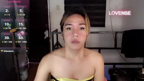 Snapshot of foxyinnocentstar chatting on 12/03/24, 11:24 jenny online show from 12/03/24, 11:24