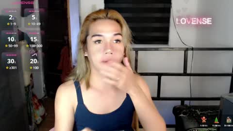 Snapshot of foxyinnocentstar chatting on 01/18/25, 09:45 jenny online show from 01/18/25, 09:45