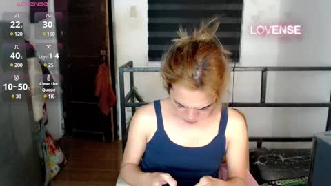 Snapshot of foxyinnocentstar chatting on 01/20/25, 10:18 jenny online show from 01/20/25, 10:18