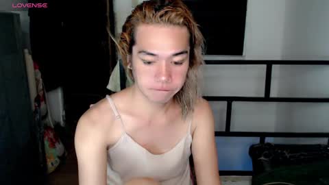 Snapshot of foxyinnocentstar chatting on 02/20/25, 02:13 jenny online show from 02/20/25, 02:13