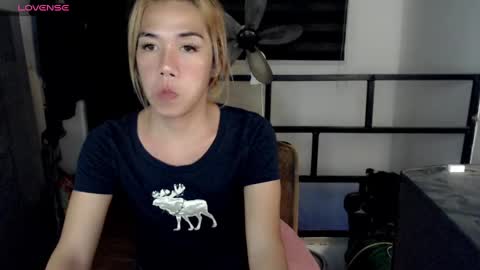 Snapshot of foxyinnocentstar chatting on 03/10/25, 04:03 jenny online show from 03/10/25, 04:03