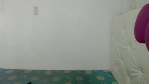 Daniela online show from 10/21/25, 01:28