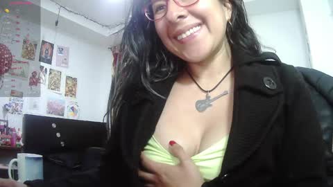 Snapshot of foxymalish chatting on 05/08/26, 04:07 Malishka online show from 05/08/26, 04:07