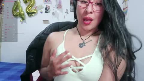 Snapshot of foxymalish chatting on 06/06/26, 06:29 Malishka online show from 06/06/26, 06:29
