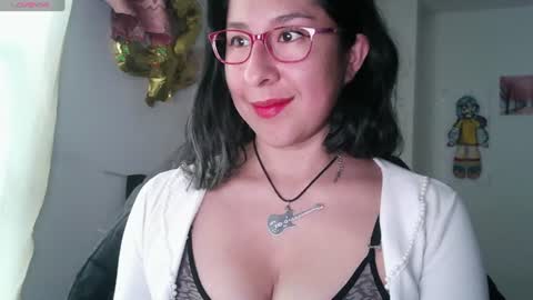 Snapshot of foxymalish chatting on 07/17/26, 10:58 Malishka online show from 07/17/26, 10:58