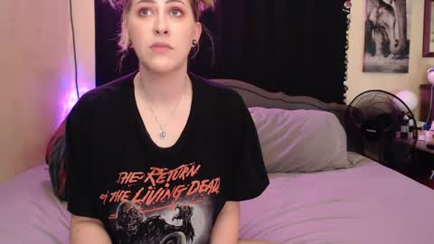 Snapshot of foxymalloryknoxy69 chatting on 09/20/25, 08:26 Mallory Koxx online show from 09/20/25, 08:26