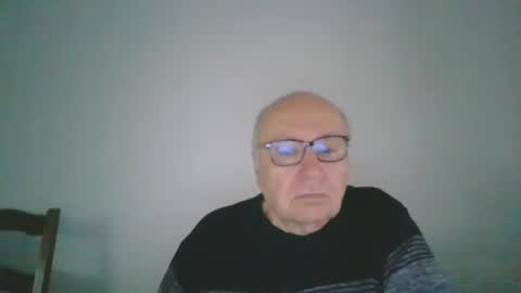Snapshot of fra94 chatting on 12/18/24, 02:49 fra94 online show from 12/18/24, 02:49