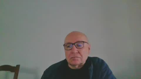 Snapshot of fra94 chatting on 12/23/24, 01:35 fra94 online show from 12/23/24, 01:35
