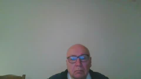 Snapshot of fra94 chatting on 12/24/24, 04:40 fra94 online show from 12/24/24, 04:40