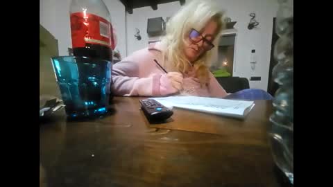 Snapshot of fra__71 chatting on 05/16/26, 09:24 fra 71 online show from 05/16/26, 09:24