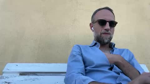 fra___ online show from 10/31/25, 01:23