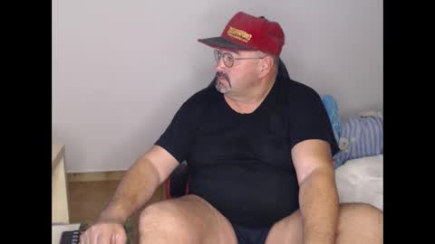 Snapshot of fraboys chatting on 11/01/25, 06:59 Fraboys online show from 11/01/25, 06:59