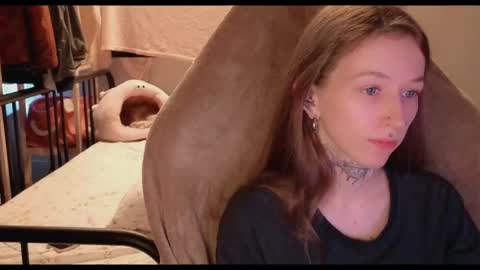 Snapshot of fran_bow chatting on 05/12/26, 01:19 fran_bow online show from 05/12/26, 01:19