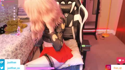 Snapshot of fran_qt chatting on 02/09/25, 05:43 Fran online show from 02/09/25, 05:43