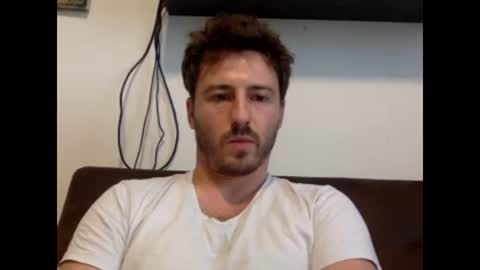 Snapshot of francaiiis chatting on 10/21/25, 02:29 francaiiis online show from 10/21/25, 02:29