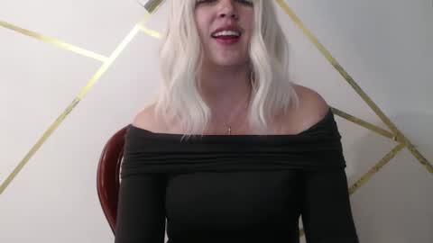 Snapshot of francescaasmith chatting on 03/08/25, 01:39 Francesca online show from 03/08/25, 01:39