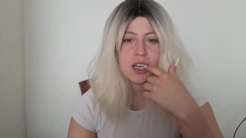 Snapshot of francescaasmith chatting on 10/29/25, 05:47 Francesca online show from 10/29/25, 05:47