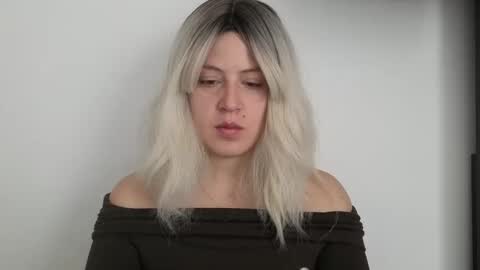 Snapshot of francescaasmith chatting on 11/05/25, 03:23 Francesca online show from 11/05/25, 03:23