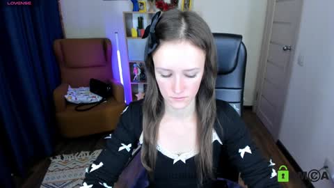 Snapshot of francescacollins chatting on 12/24/24, 06:22 Fran online show from 12/24/24, 06:22