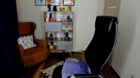 Snapshot of francescacollins chatting on 10/20/25, 02:50 Fran online show from 10/20/25, 02:50